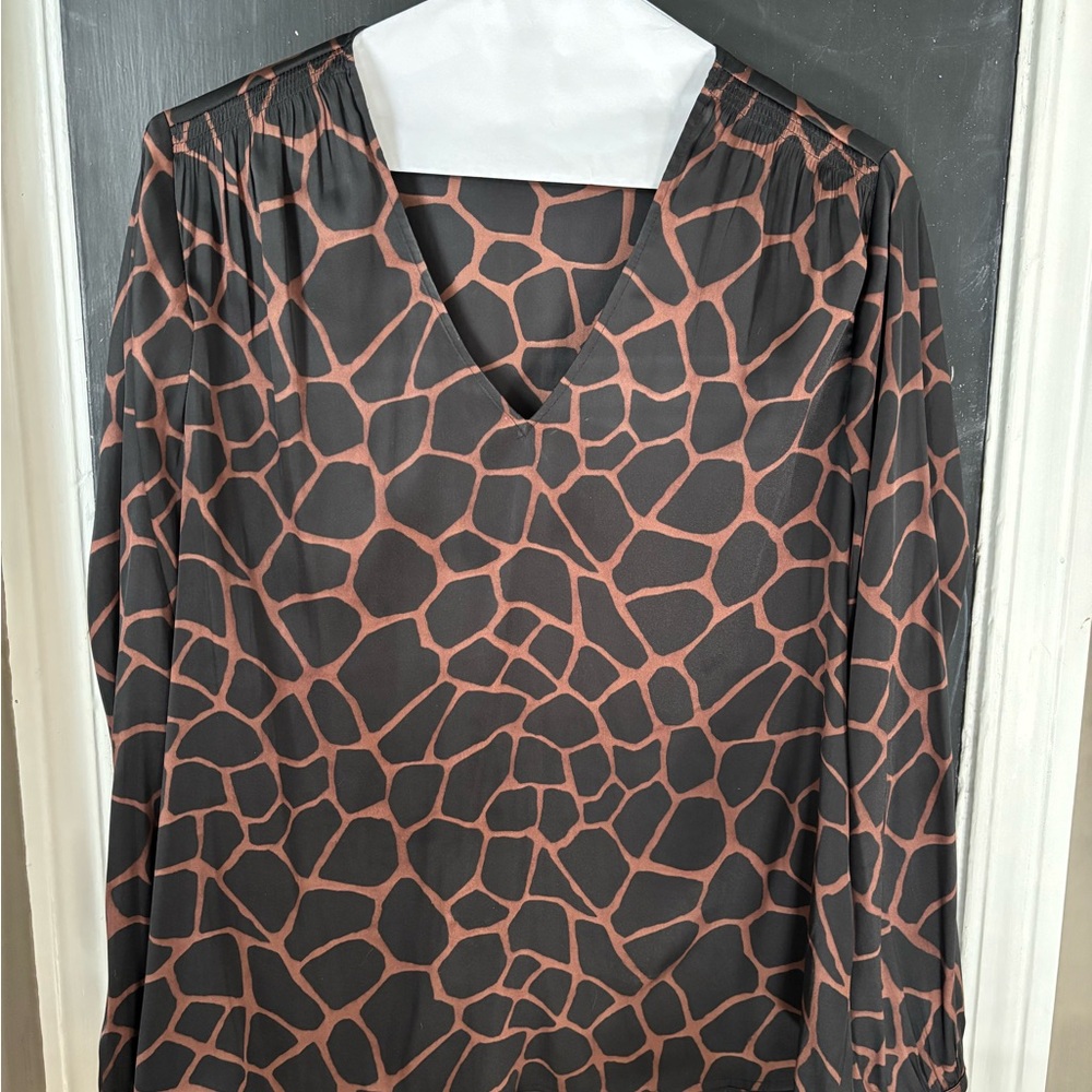 Banana Republic V-Neck Animal Print Blouse